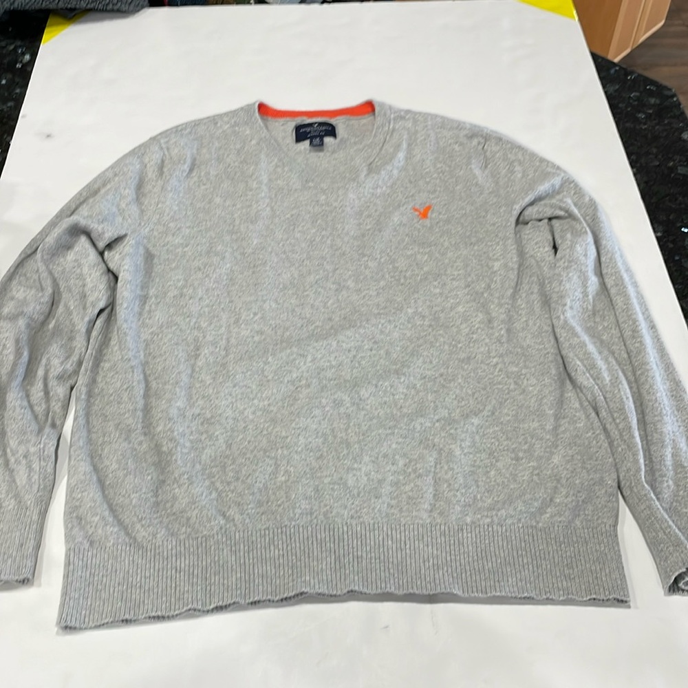 Men’s large American Eagle sweater. In excellent condition